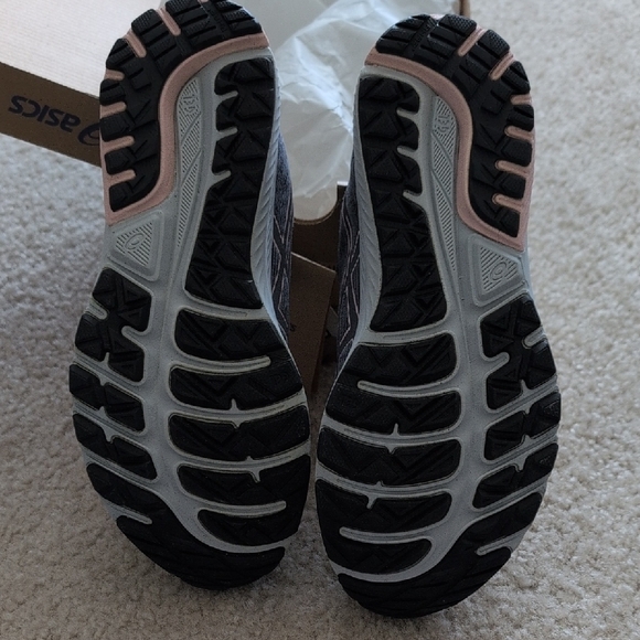 Asics Gray and Pink Sneakers with Waterproof Design - Picture 3 of 4